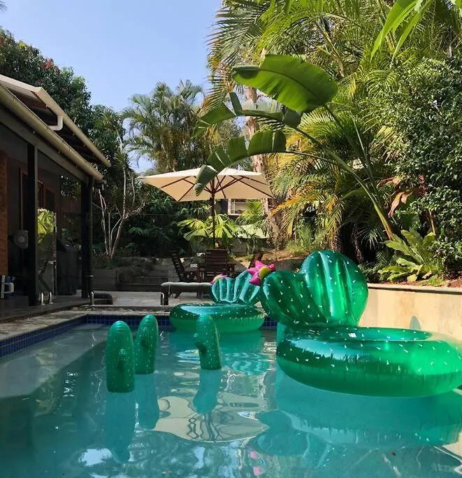 Beach Jungle - Hot Tub, Firepit & Pool In Beachside Oasis Μπάιρον Μπέι