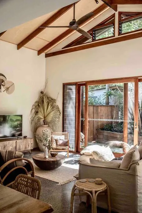 Σπίτι διακοπών Beach Jungle - Hot Tub, Firepit & Pool In Beachside Oasis Μπάιρον Μπέι Αυστραλία