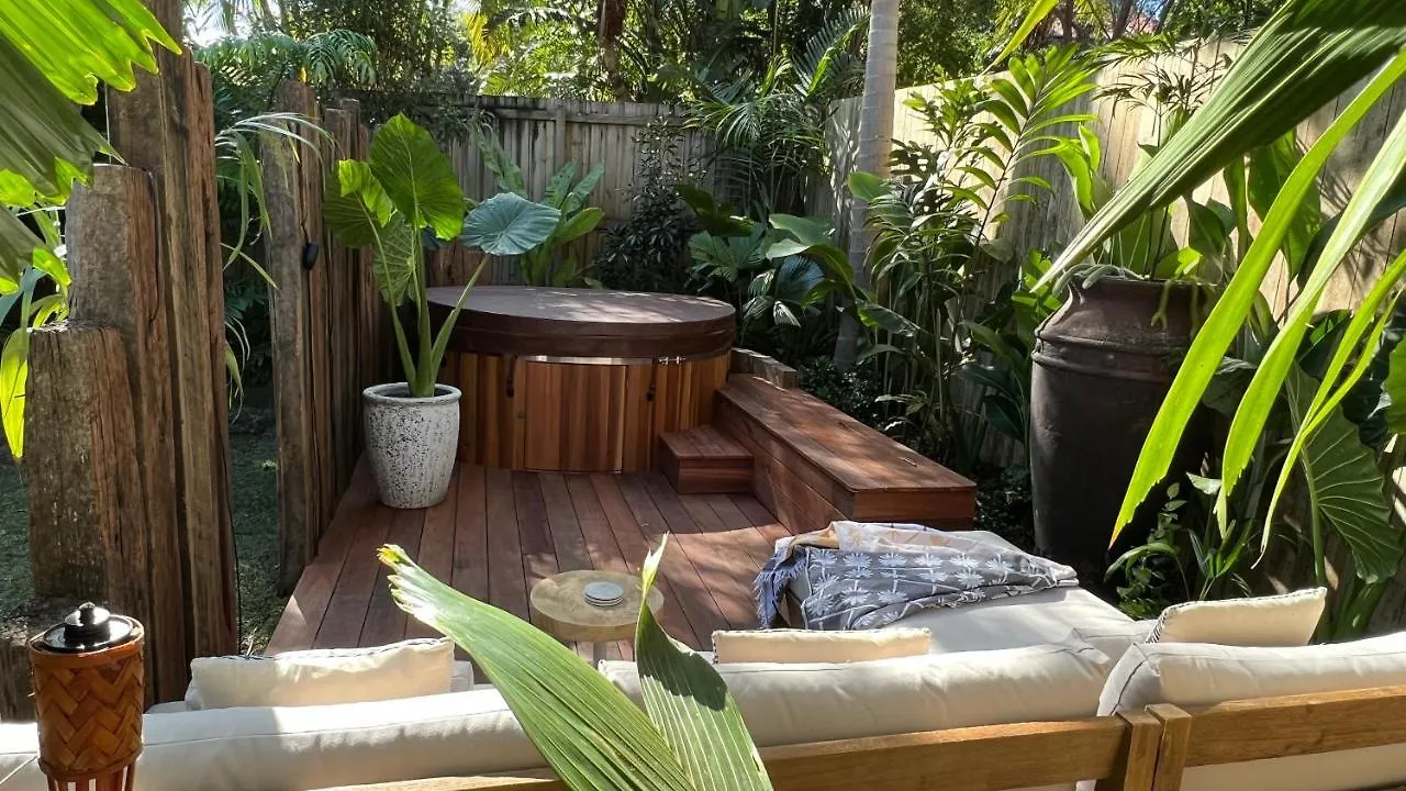Σπίτι διακοπών Beach Jungle - Hot Tub, Firepit & Pool In Beachside Oasis Μπάιρον Μπέι Αυστραλία